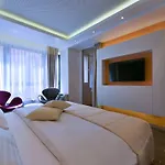 Hotell Apeiro Avant-garde 5*