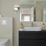 Apeiro Avant-garde Hotel