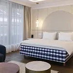 Apeiro Avant-garde 5*