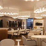 Apeiro Avant-garde