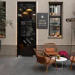 Apeiro Avant-garde Hotel 5*