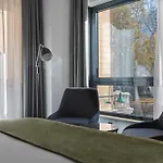 Apeiro Avant-garde Hotell 5*