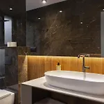 Apeiro Avant-garde Hotell 5*