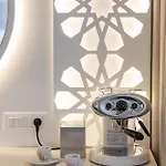 Apeiro Avant-garde Hotell 5*