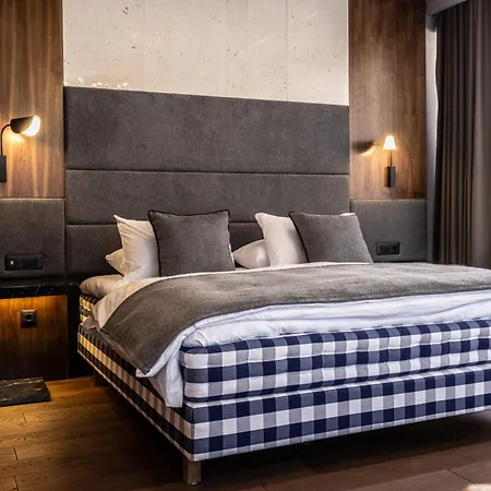 Отель Apeiro Avant-garde