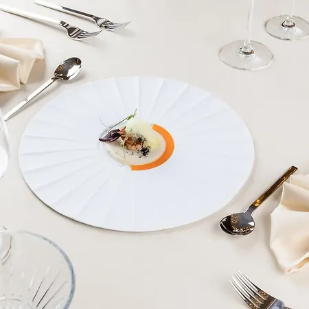 Отель Apeiro Avant-garde 5*