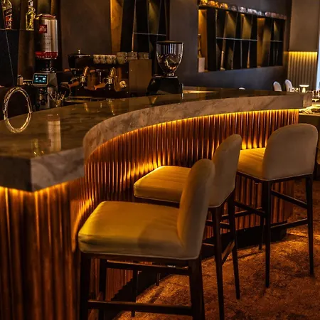 Apeiro Avant-garde Hotel 5*