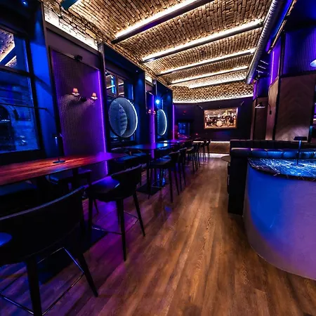 ホテル Apeiro Avant-garde 5*