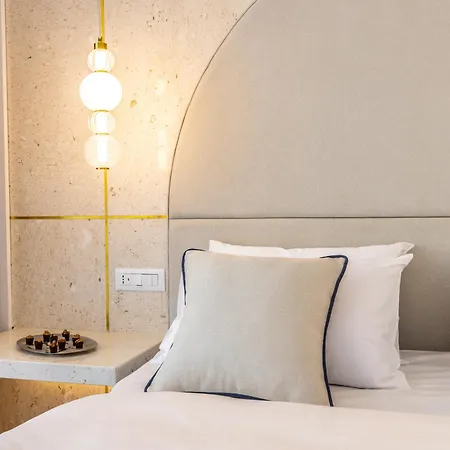 Otel Apeiro Avant-garde