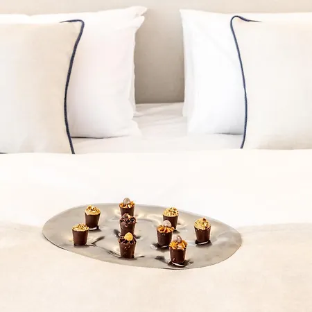 Apeiro Avant-garde Hotel 5*