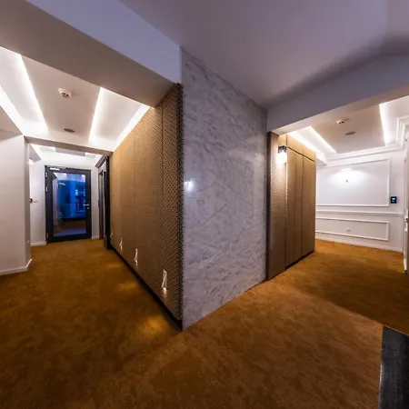 Otel Apeiro Avant-garde 5*