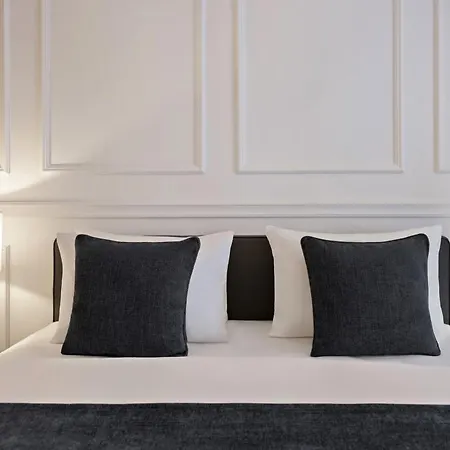 Hotel Apeiro Avant-garde