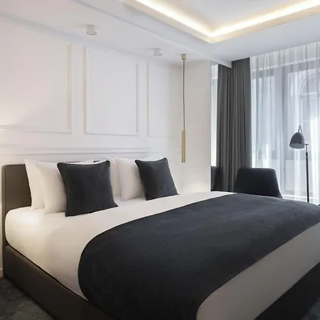 Apeiro Avant-garde Otel 5*