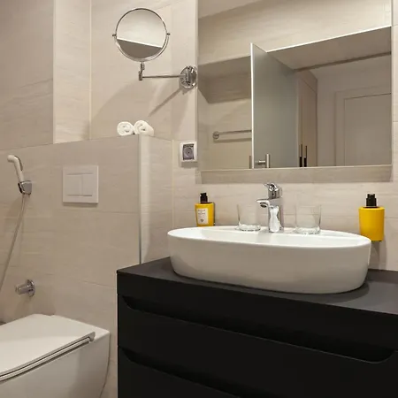 Apeiro Avant-garde Hotel 5*