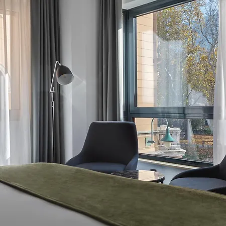 Apeiro Avant-garde Hotel 5*