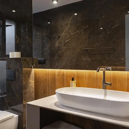 Apeiro Avant-garde Hotel 5*
