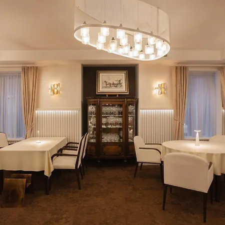 Hotel Apeiro Avant-garde