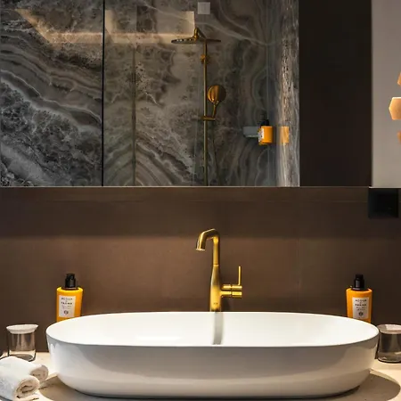 Apeiro Avant-garde Hotel 5*