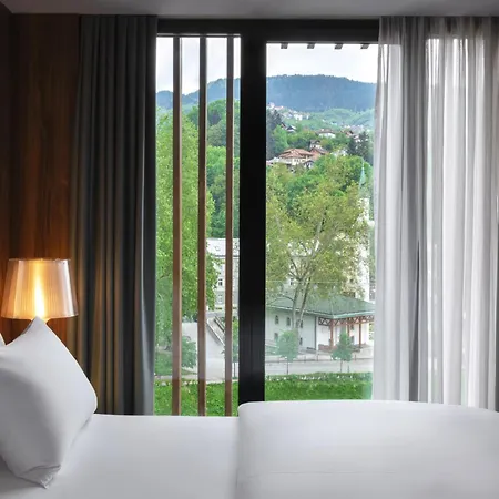 Hotel Apeiro Avant-garde