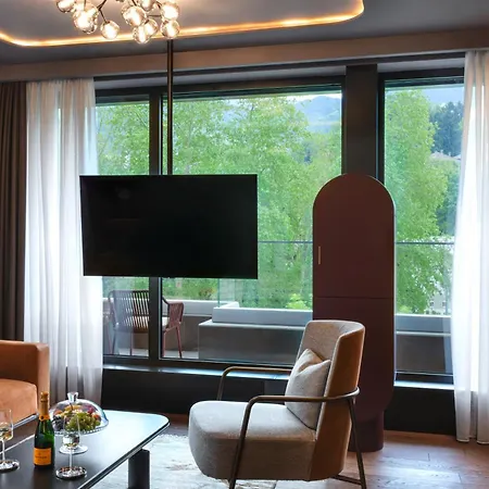 Hotel Apeiro Avant-garde 5*
