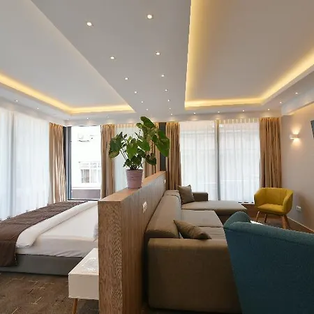 Hotel Apeiro Avant-garde 5*