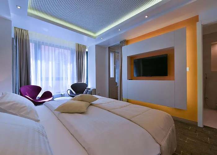 Hotel Apeiro Avant-garde 5*