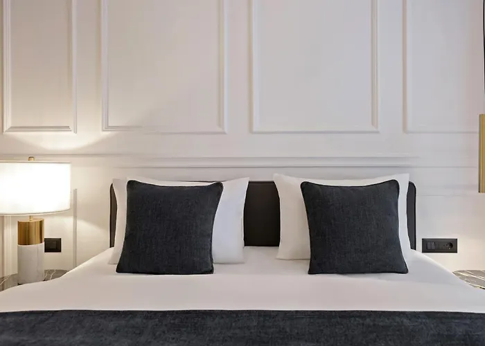 Hotel Apeiro Avant-garde