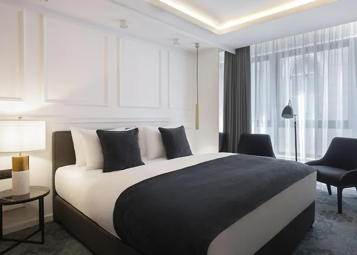 Apeiro Avant-garde Hotel 5*