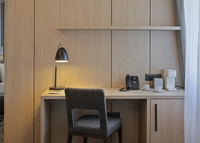 Hotel Apeiro Avant-garde 5*