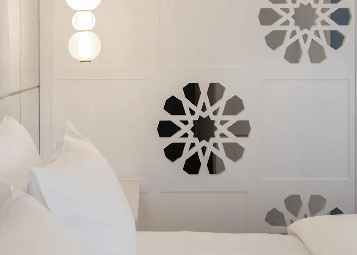 Hotel Apeiro Avant-garde 5*