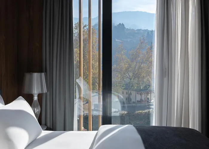 Hotel Apeiro Avant-garde