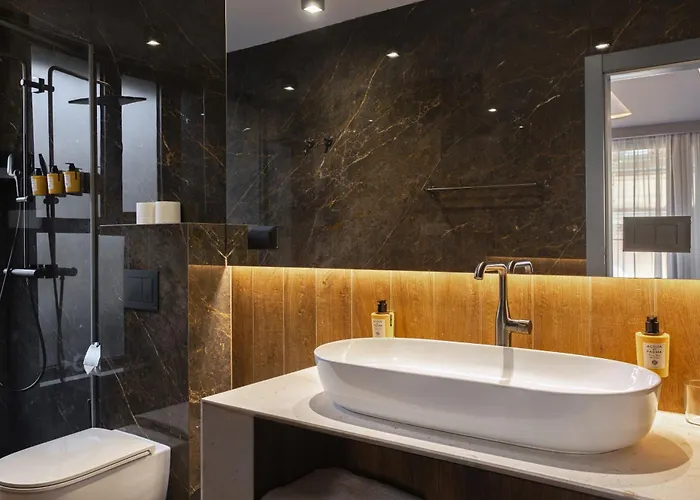 Apeiro Avant-garde Hotel 5*