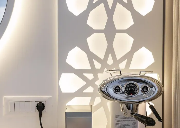 Apeiro Avant-garde Hotel 5*