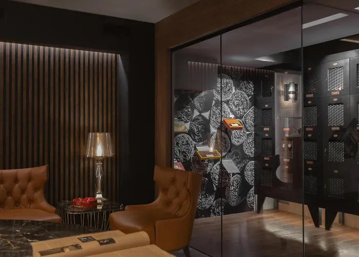 Apeiro Avant-garde Hotel 5*