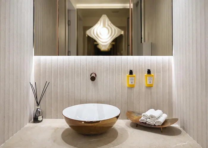 Apeiro Avant-garde Hotel 5*